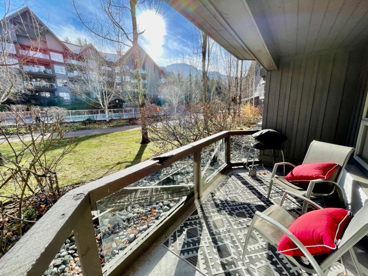 Best Ski In Ski Out Condo At Уислър Екстериор снимка