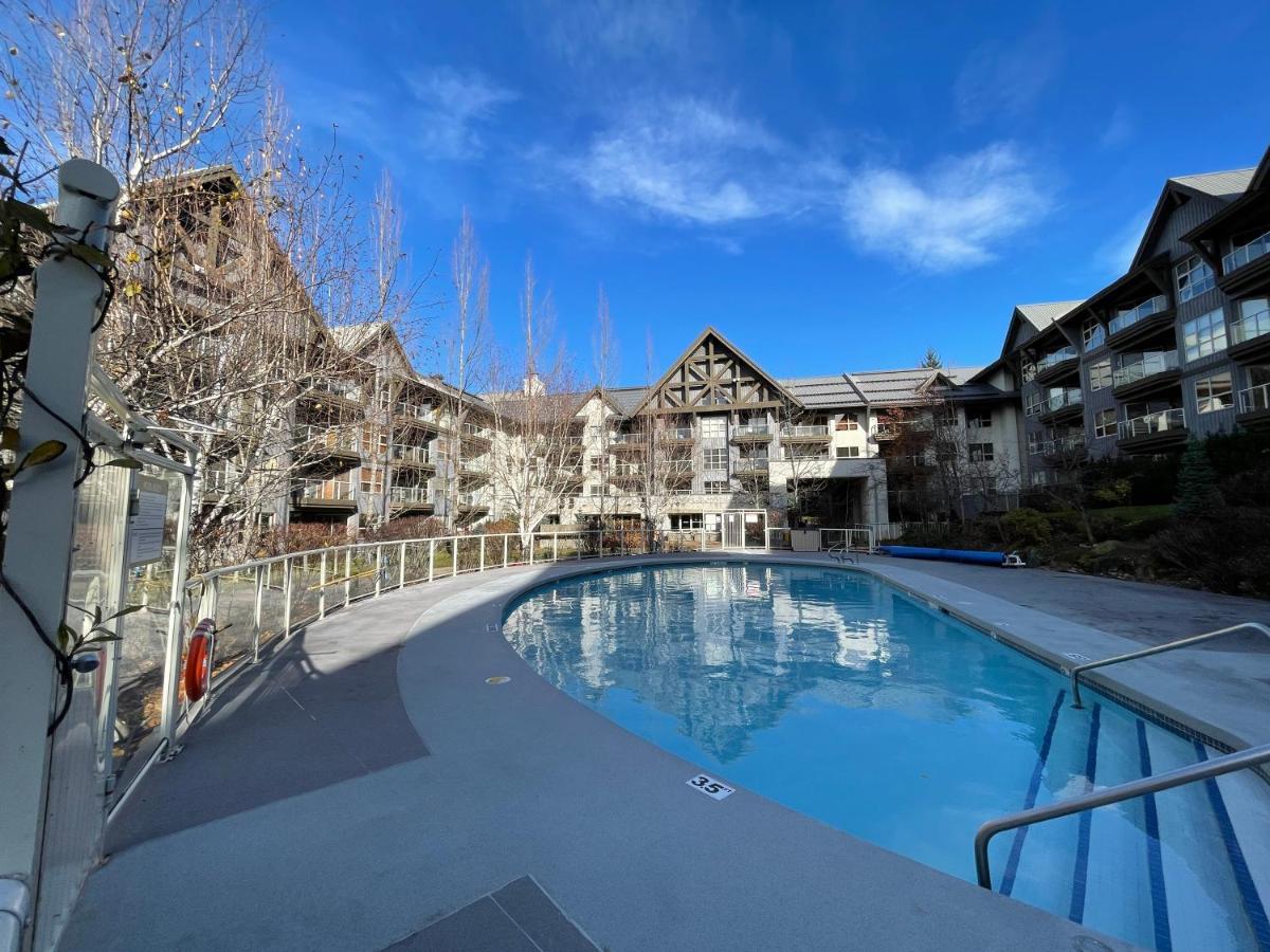 Best Ski In Ski Out Condo At Уислър Екстериор снимка