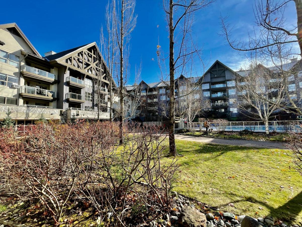 Best Ski In Ski Out Condo At Уислър Екстериор снимка