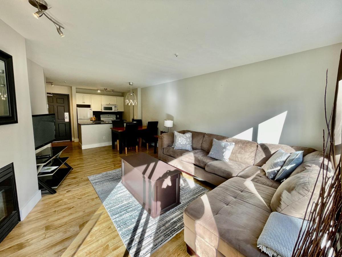 Best Ski In Ski Out Condo At Уислър Екстериор снимка